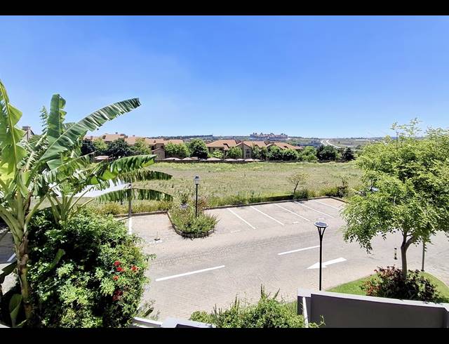 2 BEDROOM APARTMENT FOR SALE IN FOURWAYS